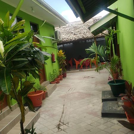 L&J Modern Backpackers Bnb Dar-es-Salaam Eksteriør bilde