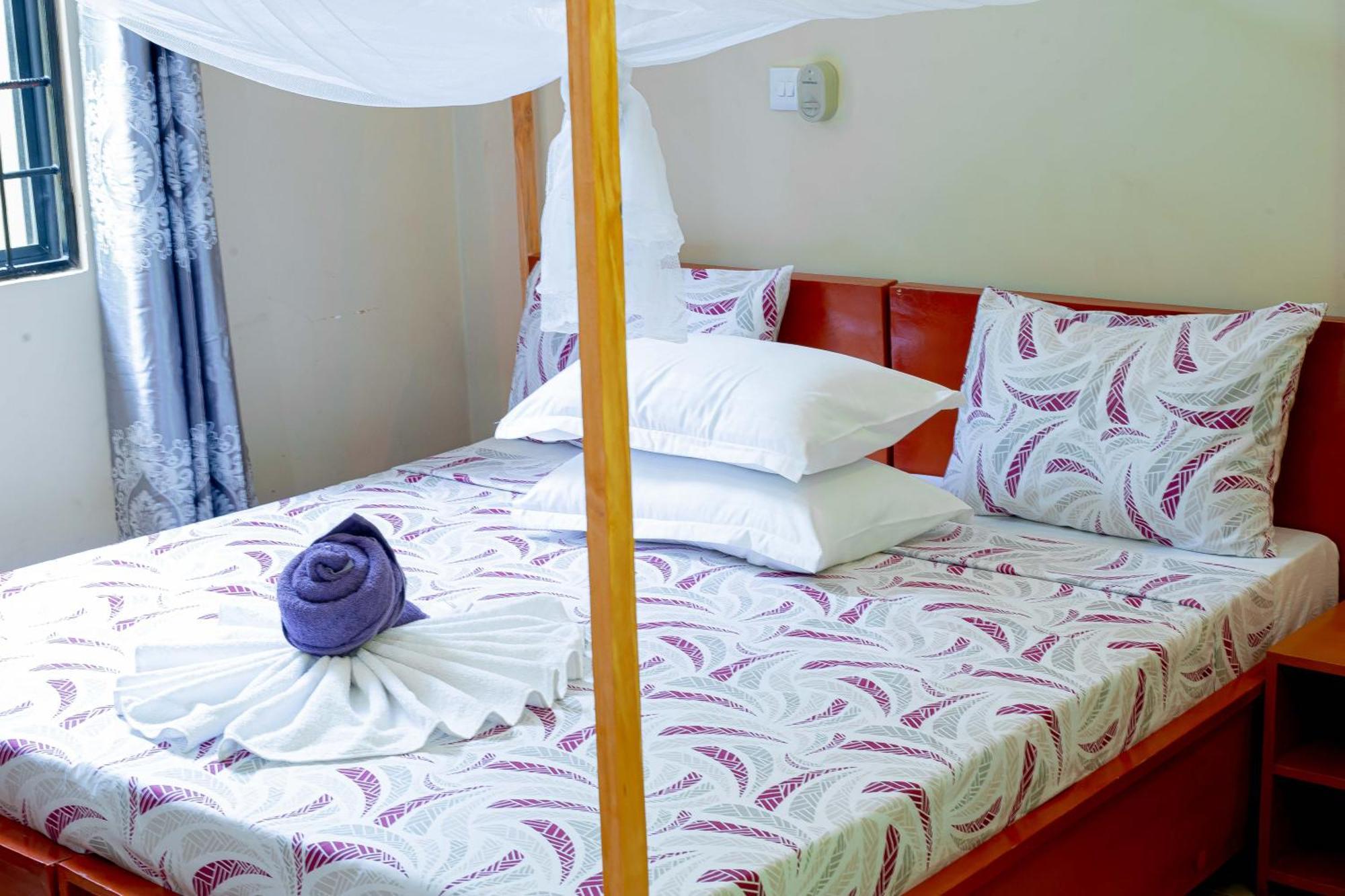 L&J Modern Backpackers Bnb Dar-es-Salaam Eksteriør bilde