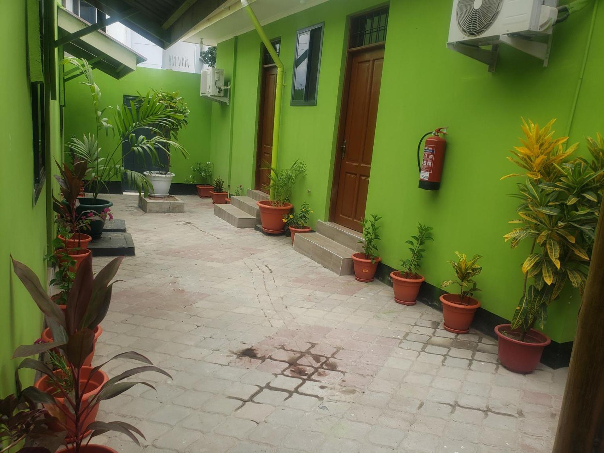 L&J Modern Backpackers Bnb Dar-es-Salaam Eksteriør bilde
