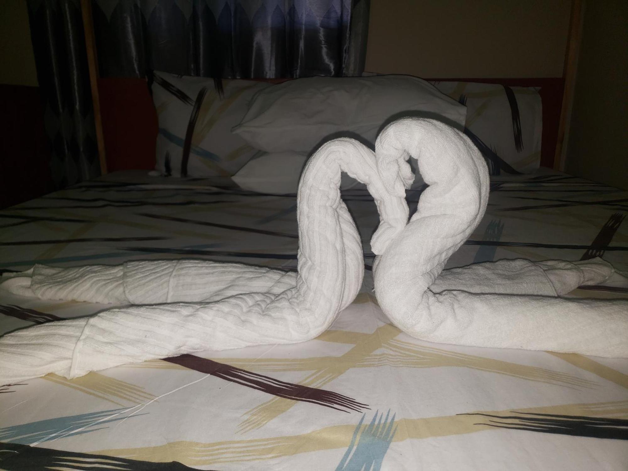 L&J Modern Backpackers Bnb Dar-es-Salaam Eksteriør bilde