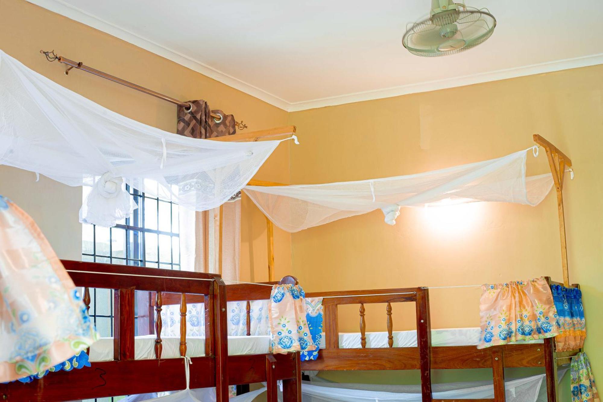 L&J Modern Backpackers Bnb Dar-es-Salaam Eksteriør bilde