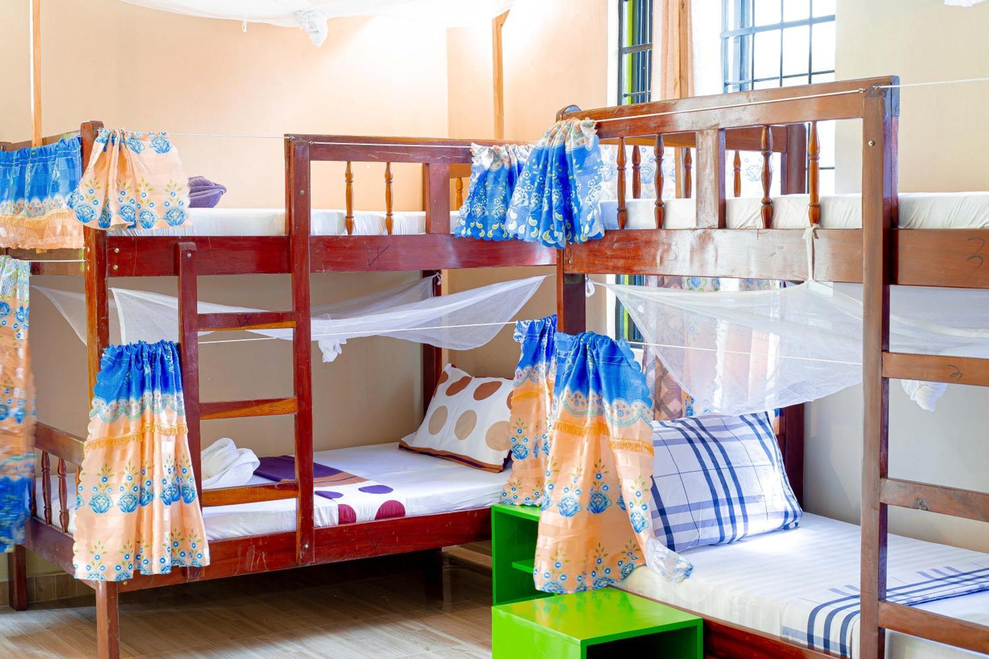 L&J Modern Backpackers Bnb Dar-es-Salaam Eksteriør bilde