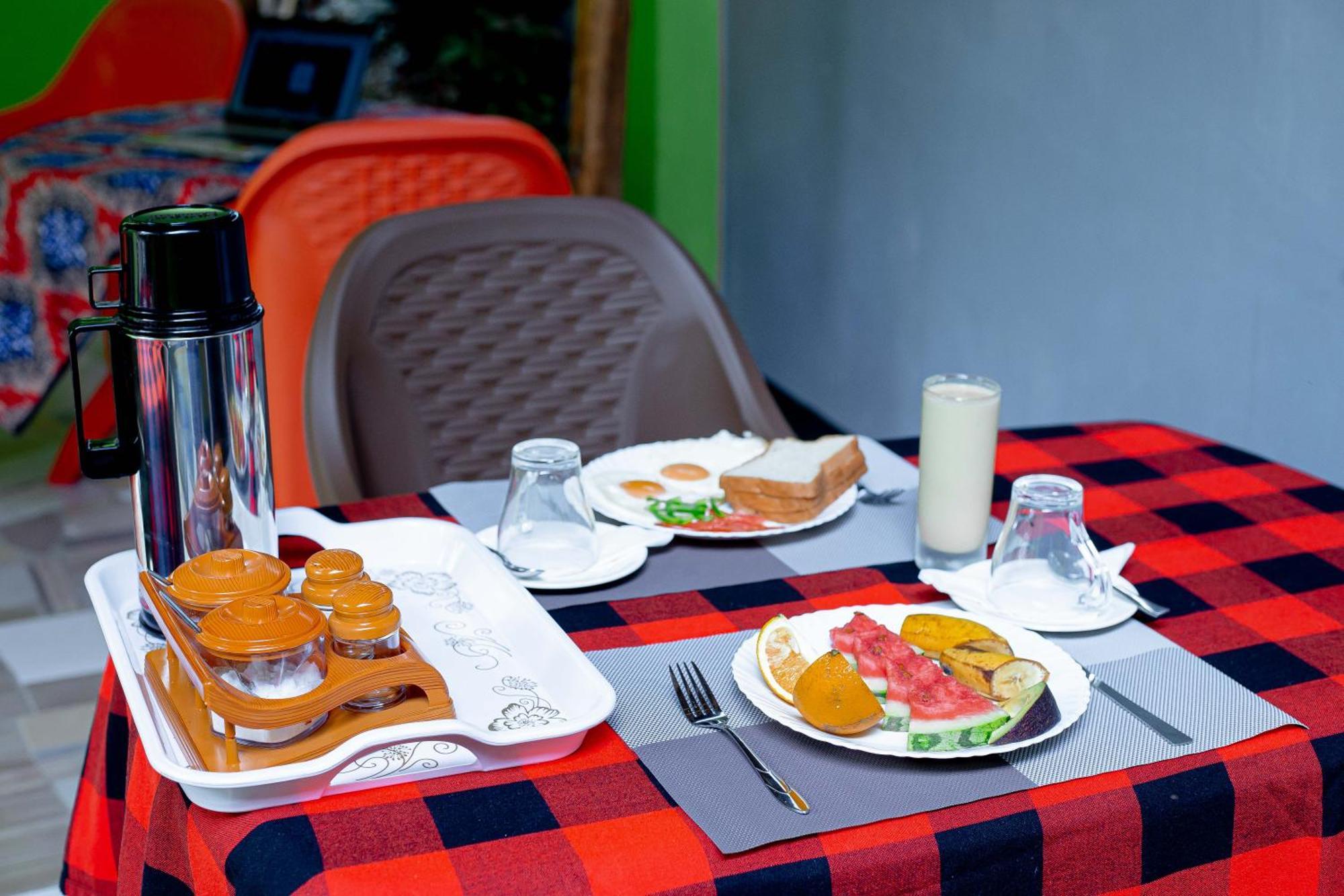 L&J Modern Backpackers Bnb Dar-es-Salaam Eksteriør bilde